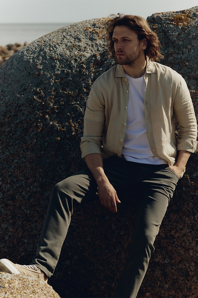 Long sleeve linen shirt and Mercerized relaxed-fit t-shirt LOGRA