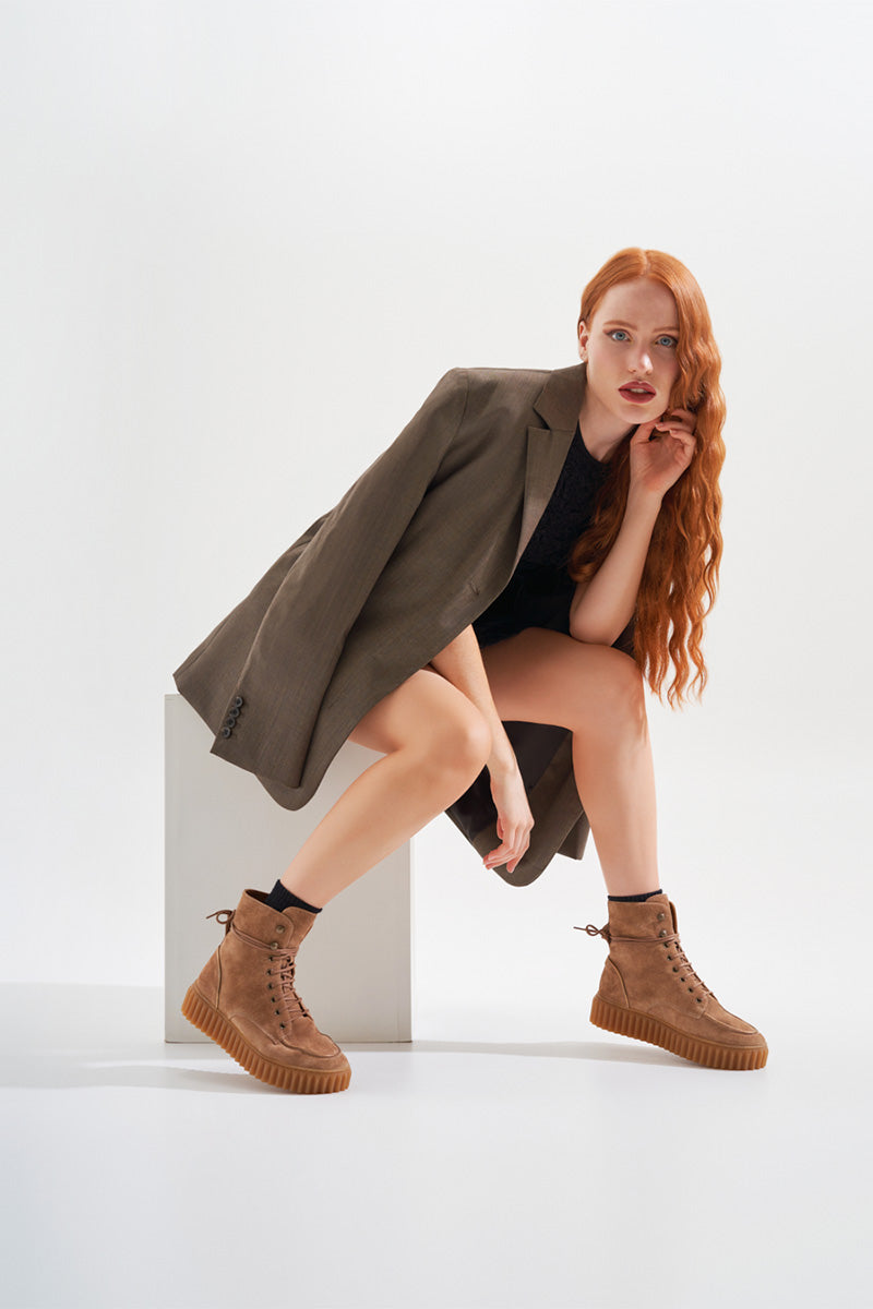 Houndstooth blazer and Fur suede boots MAGNIFICO M120 ALTO BEAR