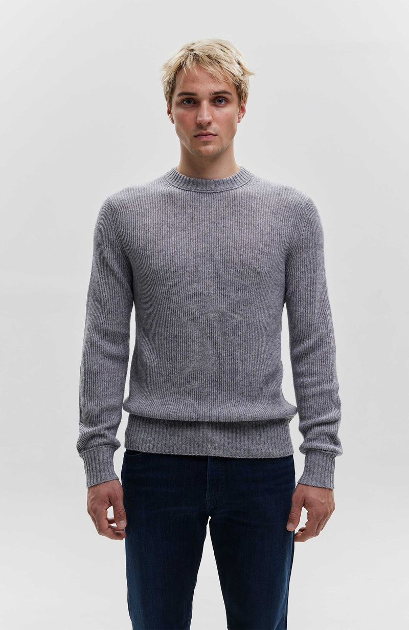Relaxed roundneck pullover