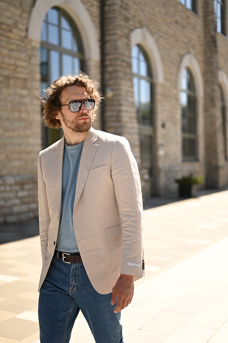 Linen blazer JUSTINN and Regular-fit jeans FURU