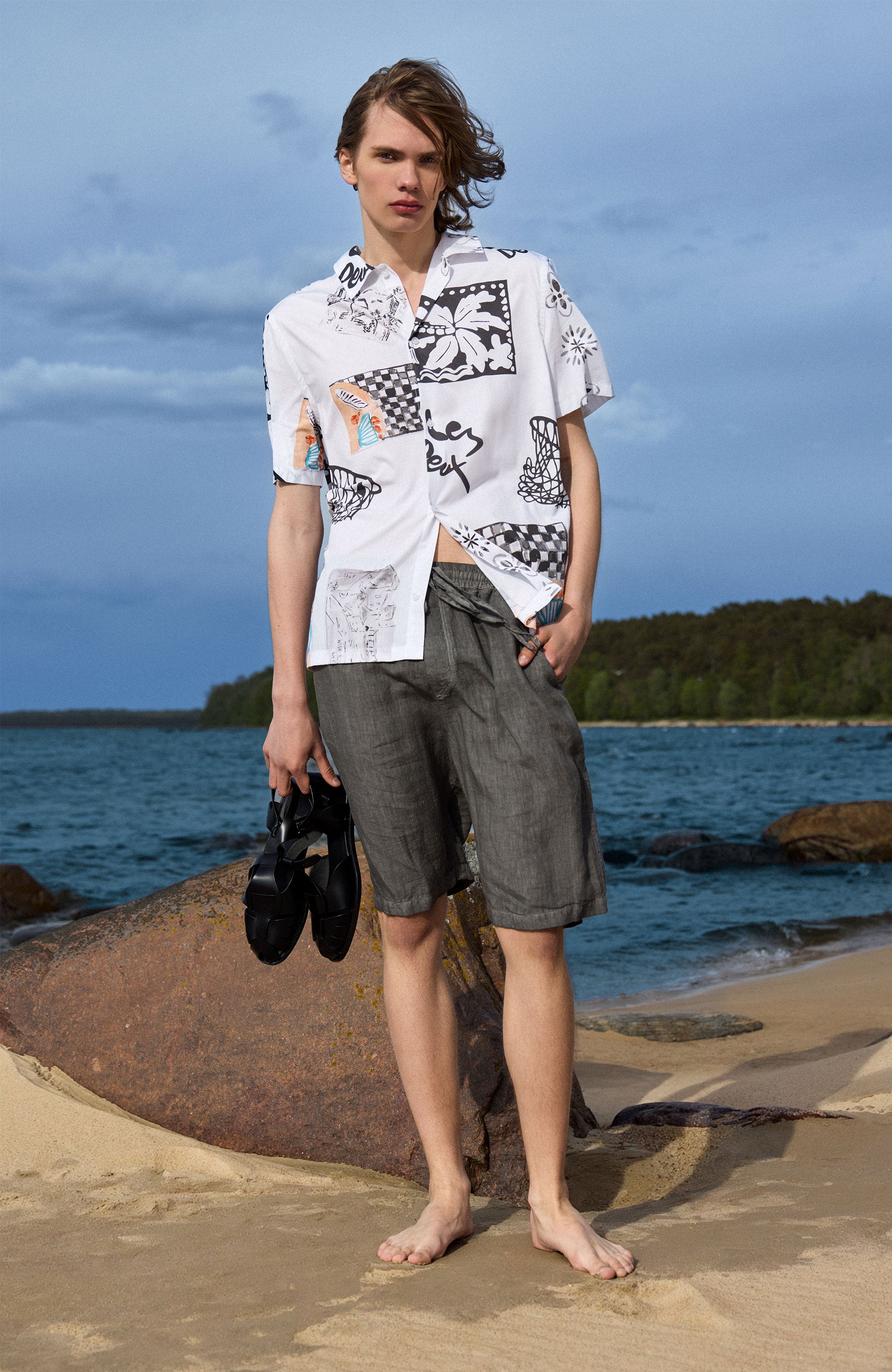 Drawstring-fastened linen bermuda shorts