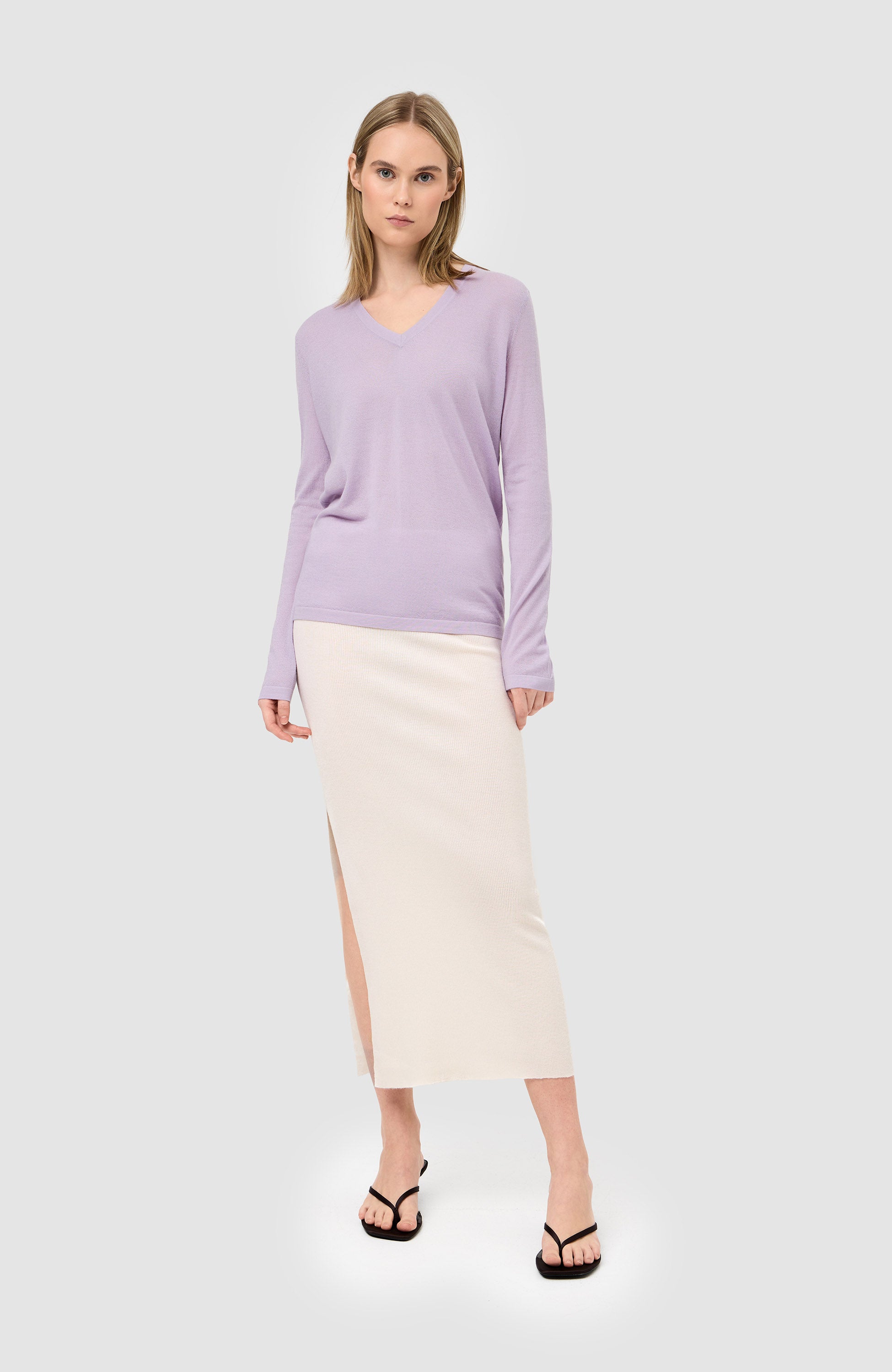 Fine-knit V-neck top JANE