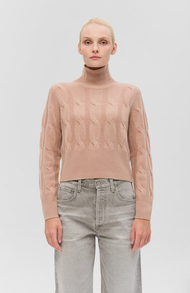 Kõrge kaelusega kootud pullover