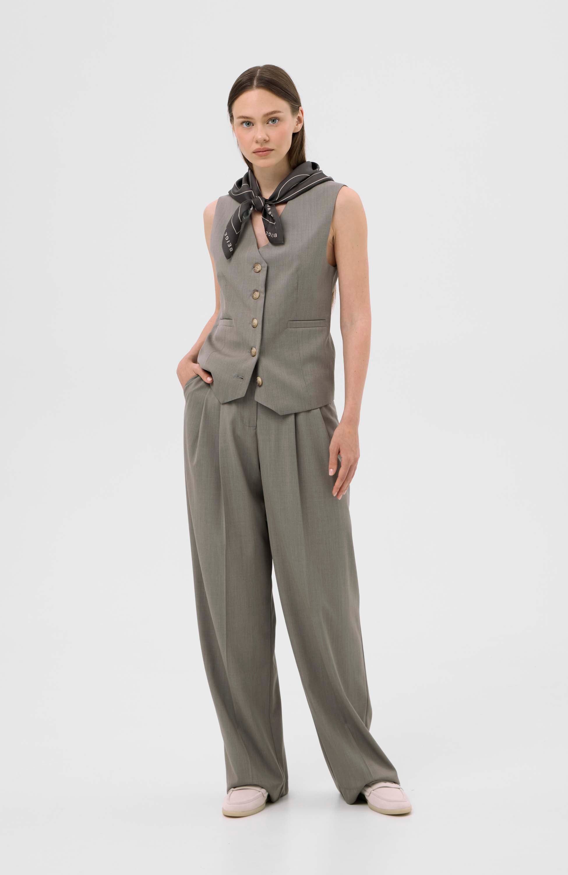 V-neck waistcoat