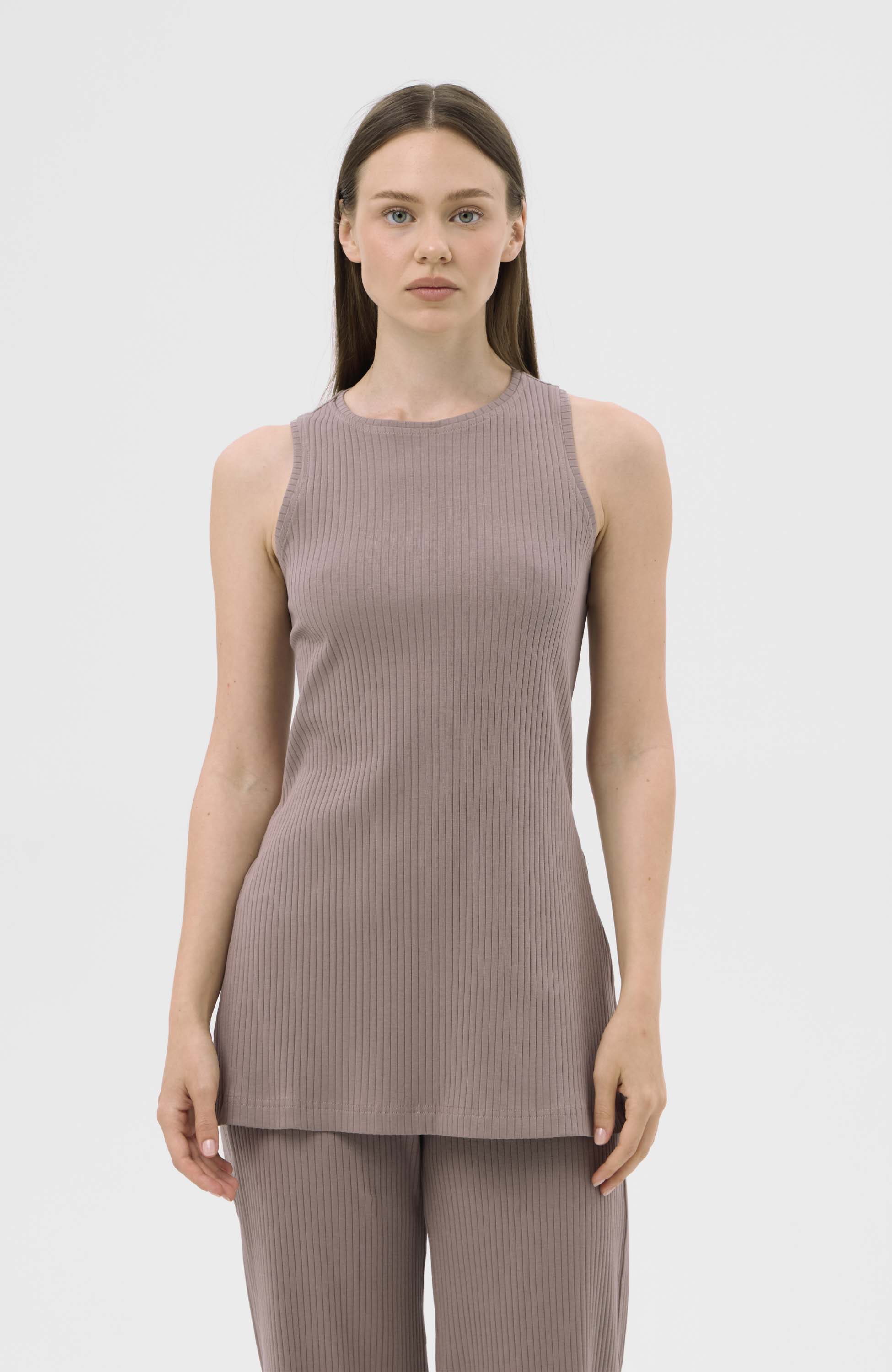 Relaxed ribbed top