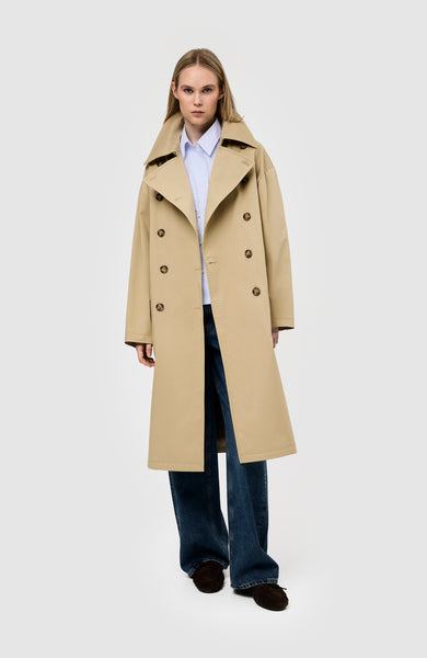 Long trenchcoat