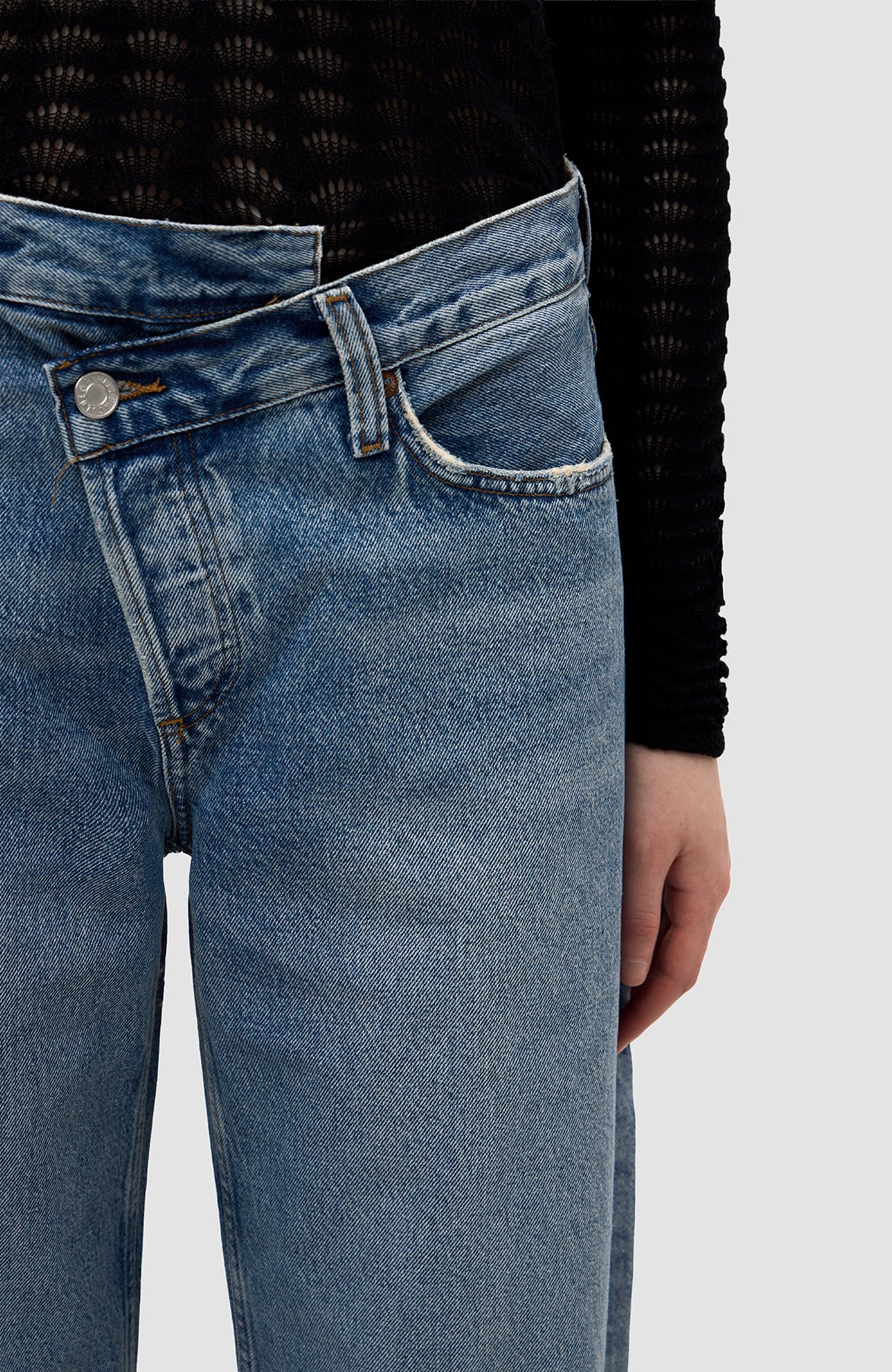 Agolde Blue Cris cross arc jeans image 7