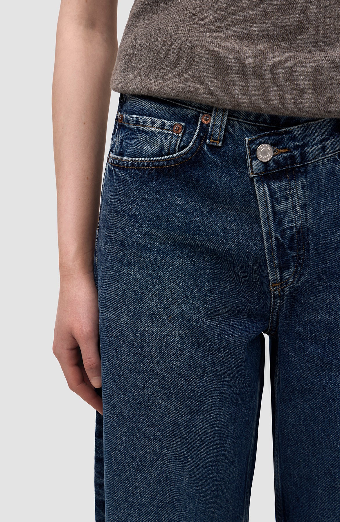 Agolde Blue Cris cross arc jeans image 6