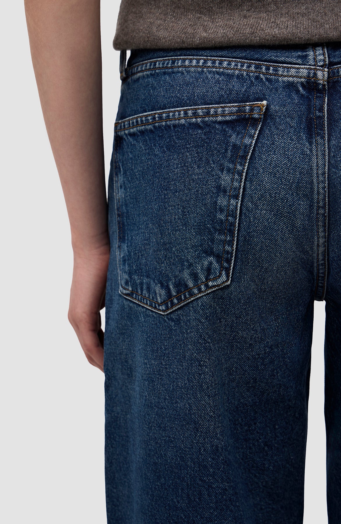 Agolde Blue Cris cross arc jeans image 8