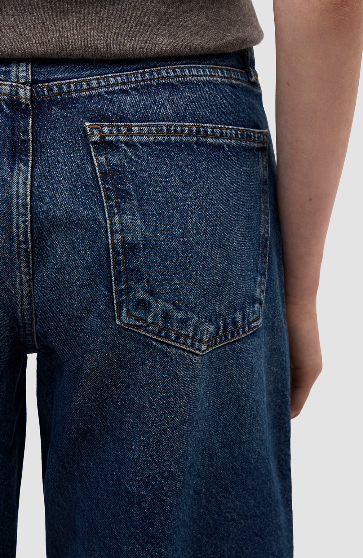 Agolde Blue Cris cross arc jeans image 9