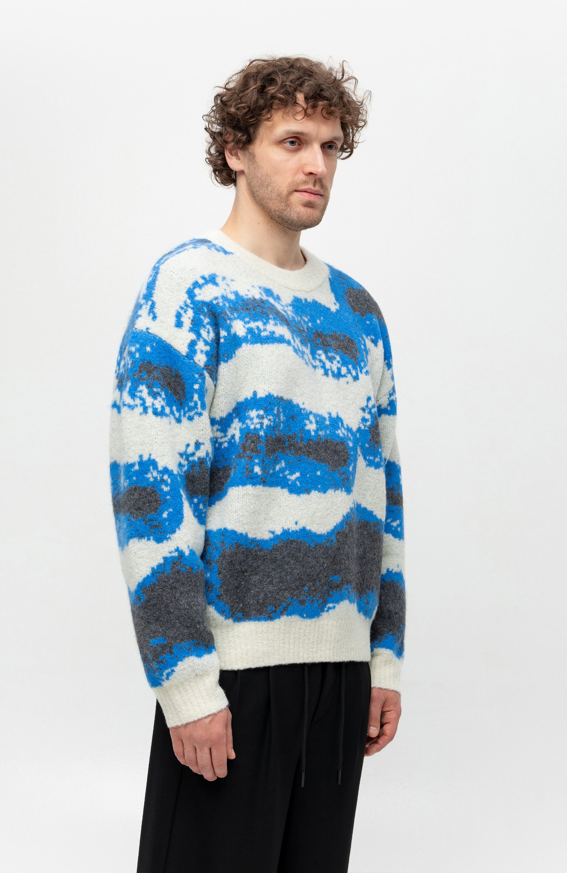 Holzweiler Blue Crewneck kampsun phingo image 3