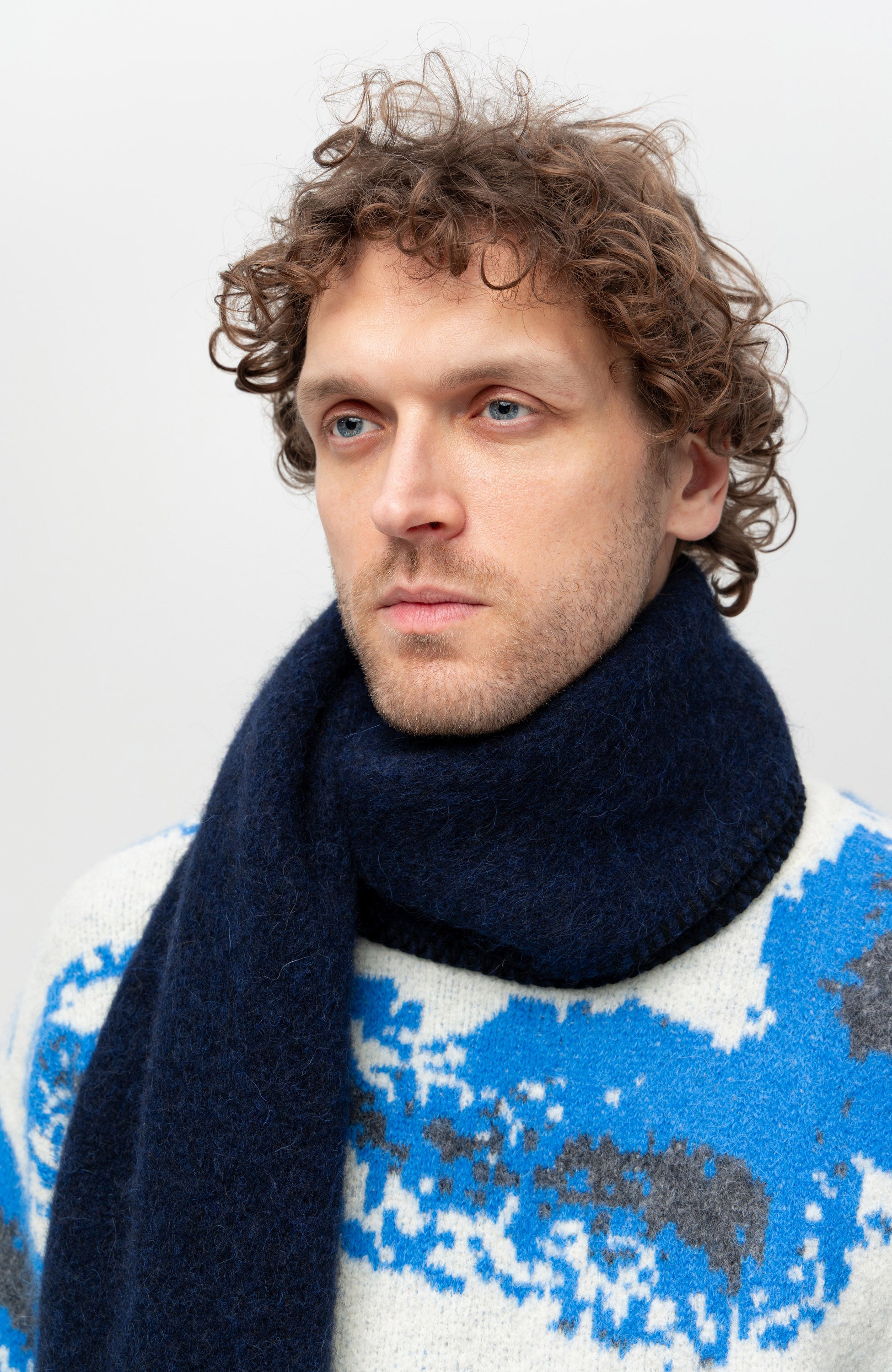 Holzweiler Blue Stitched alpaca scarf aster image 4