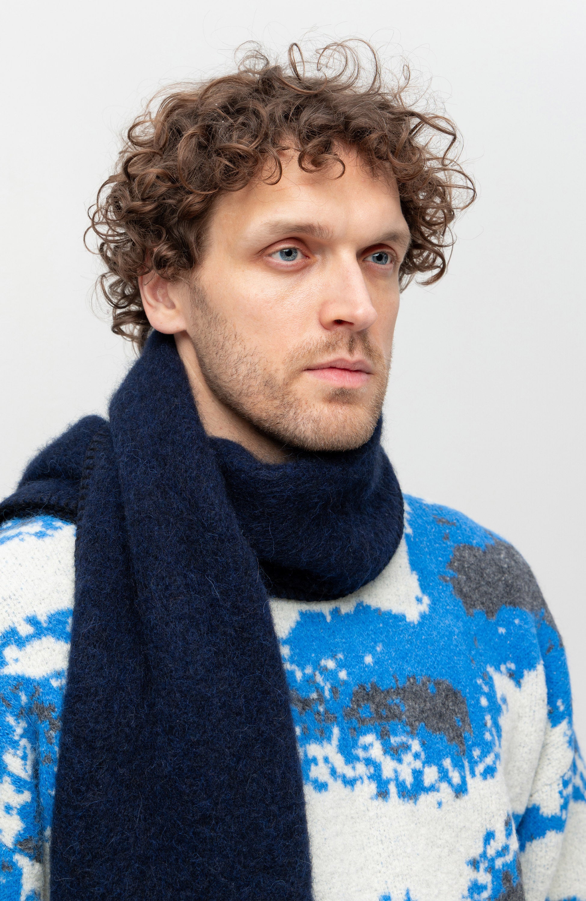 Holzweiler Blue Stitched alpaca scarf aster image 5