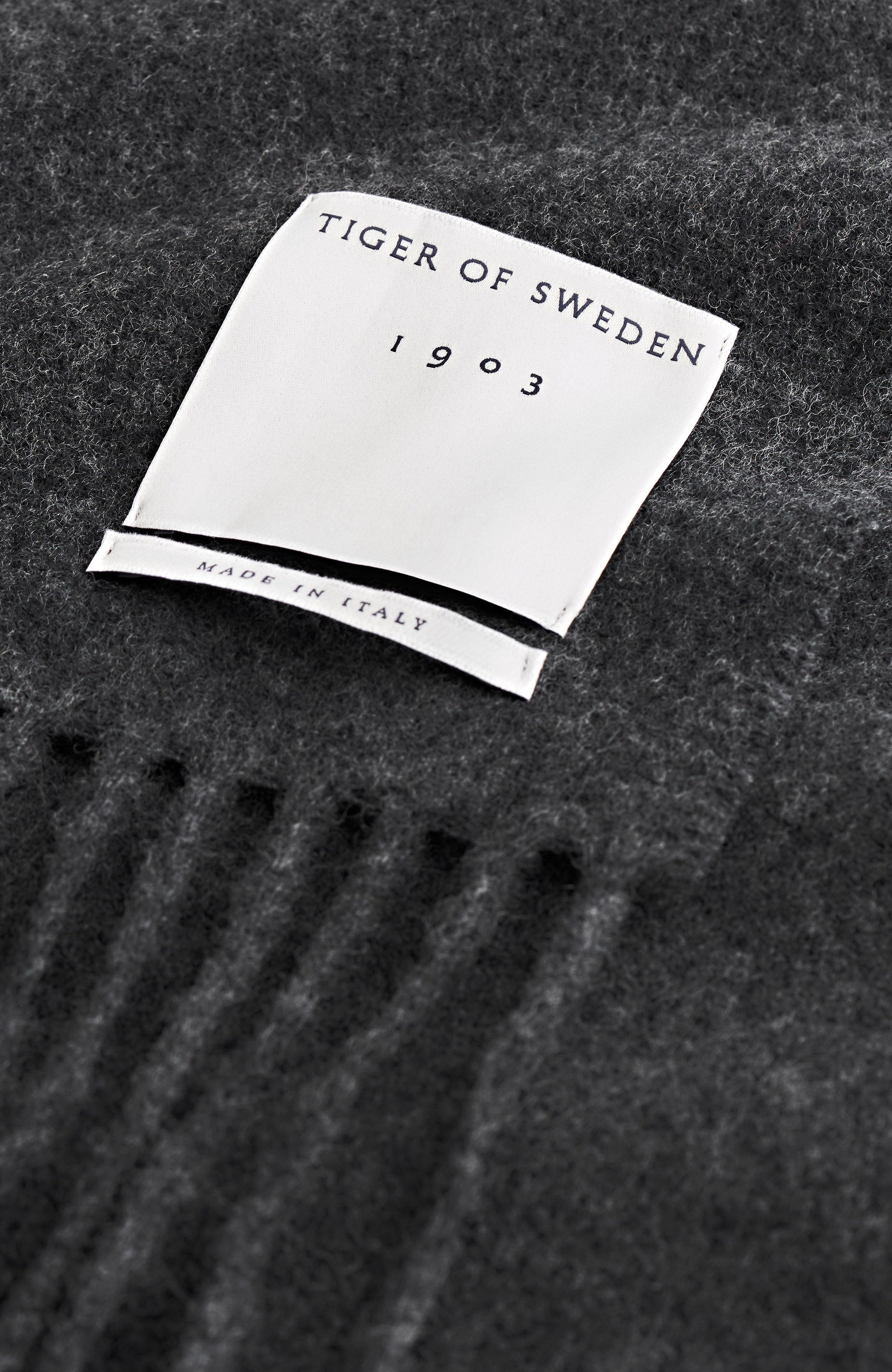 Tiger of sweden Grey Wool scarf sylan image 5