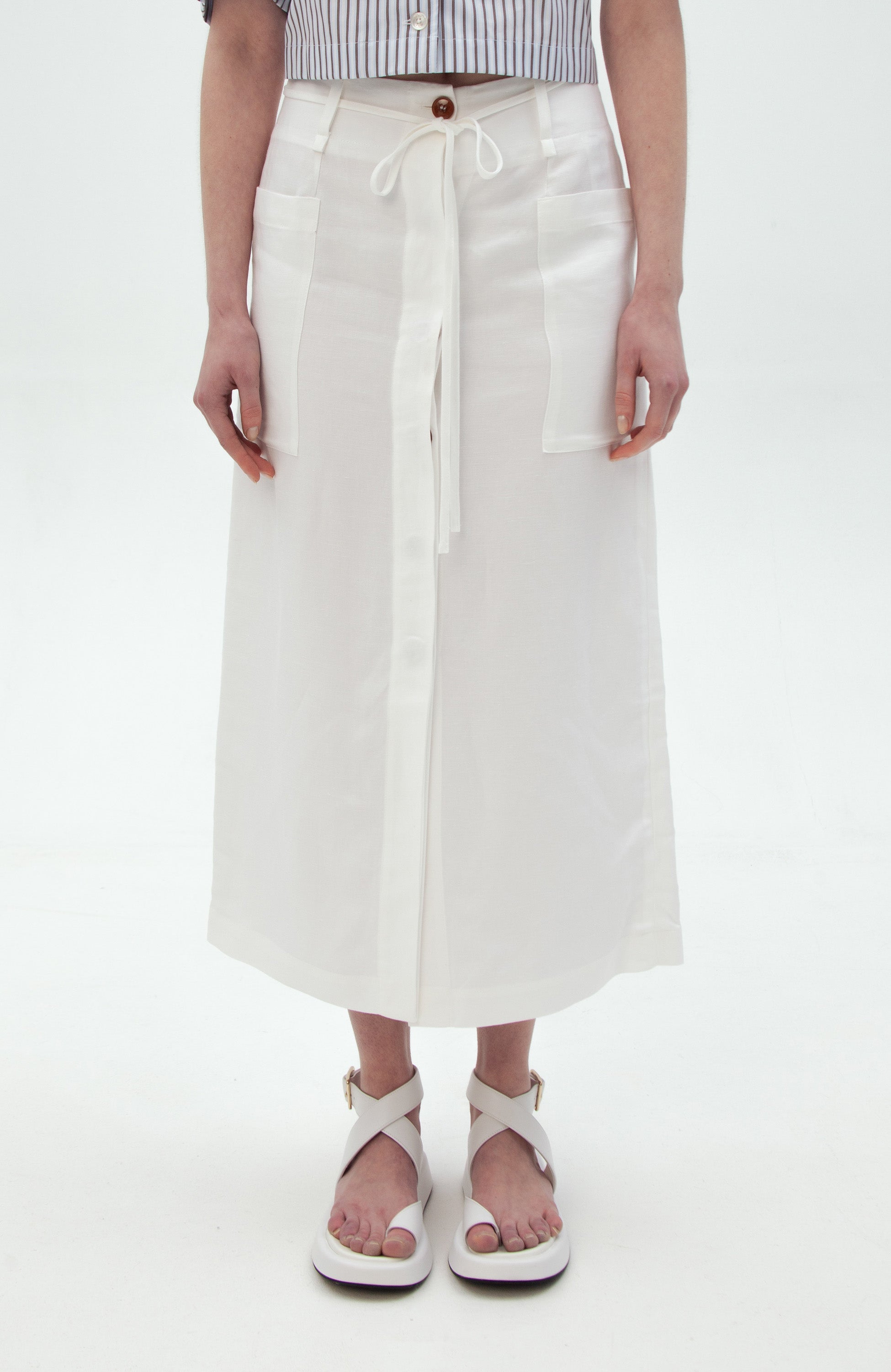 Linen buttoned skirt