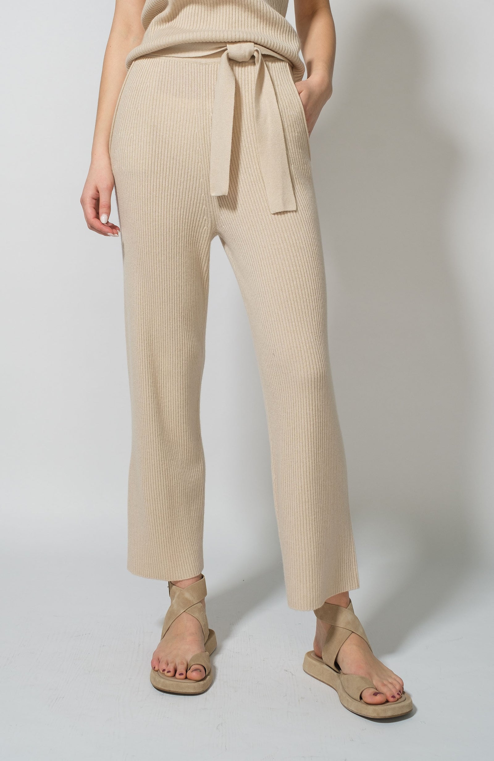 Belt-waisted Ribbed Trousers FTC CASHMERE - Take Online