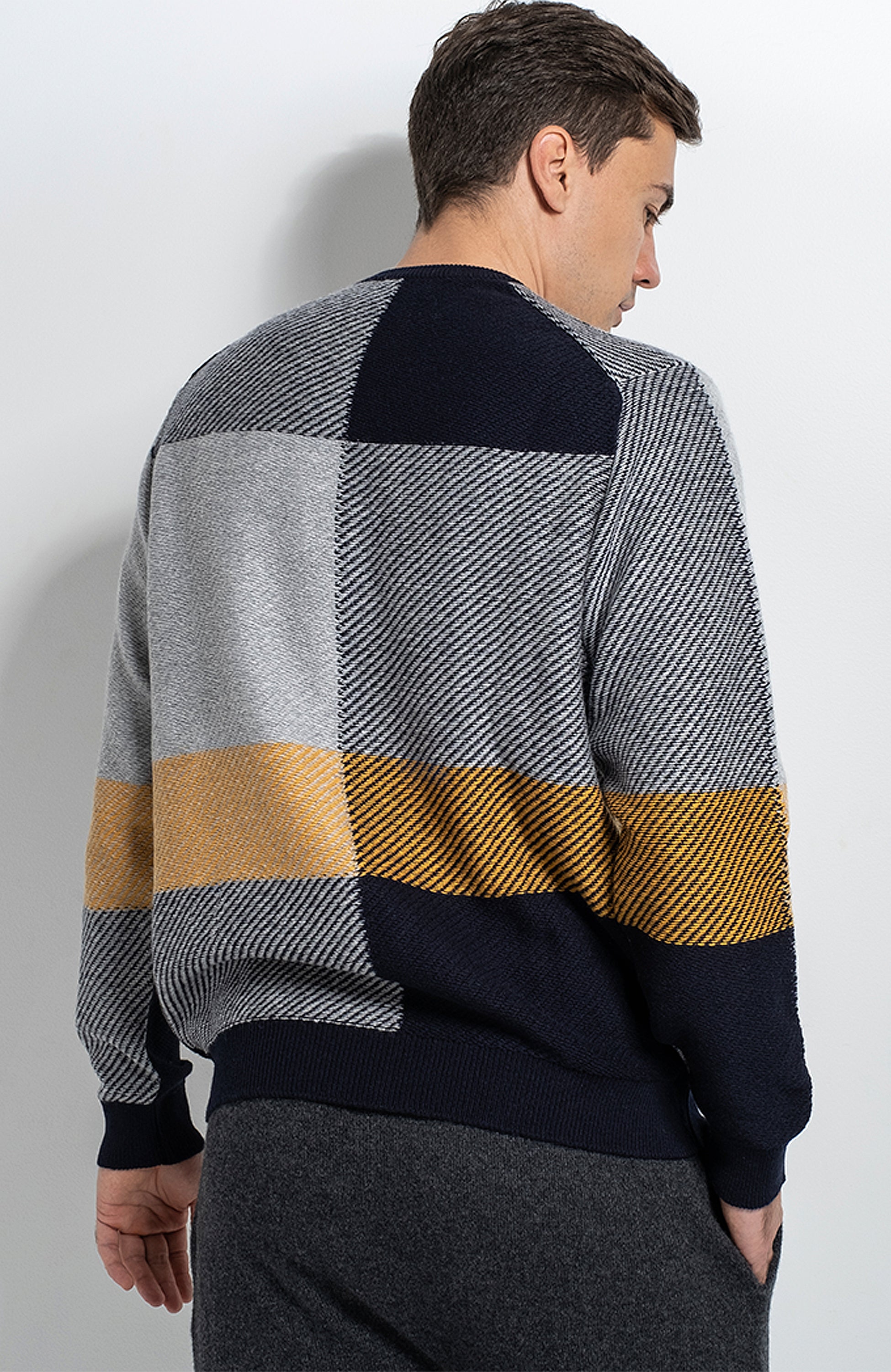 Check-pattern cashmere sweater