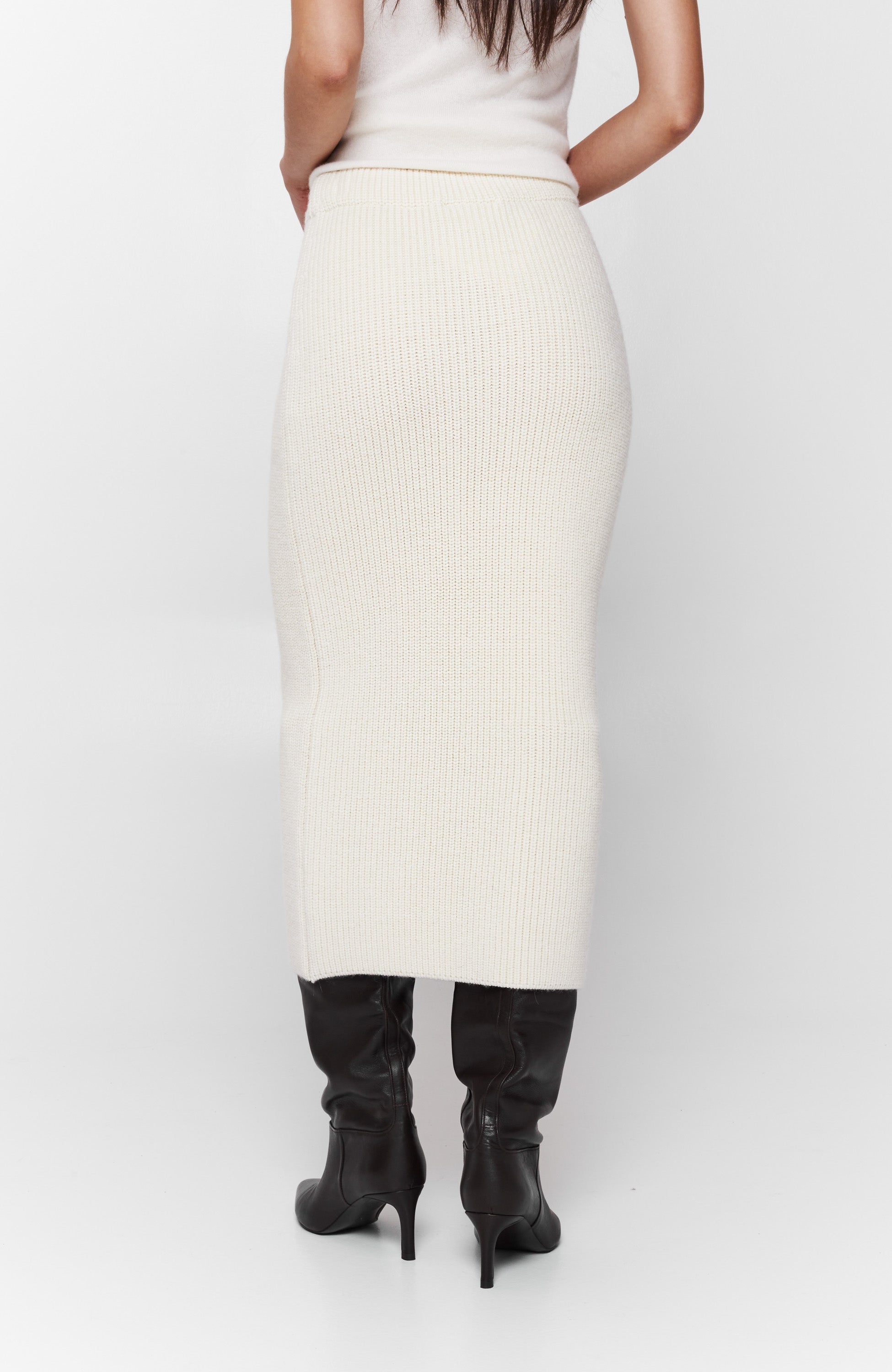 Ribbed-knit pencil skirt
